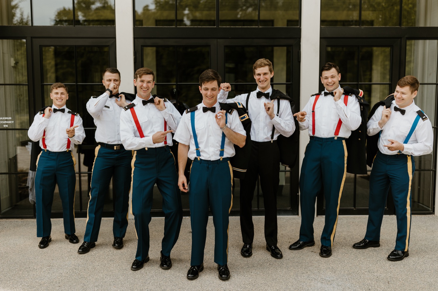 groom and groomsmen portraits