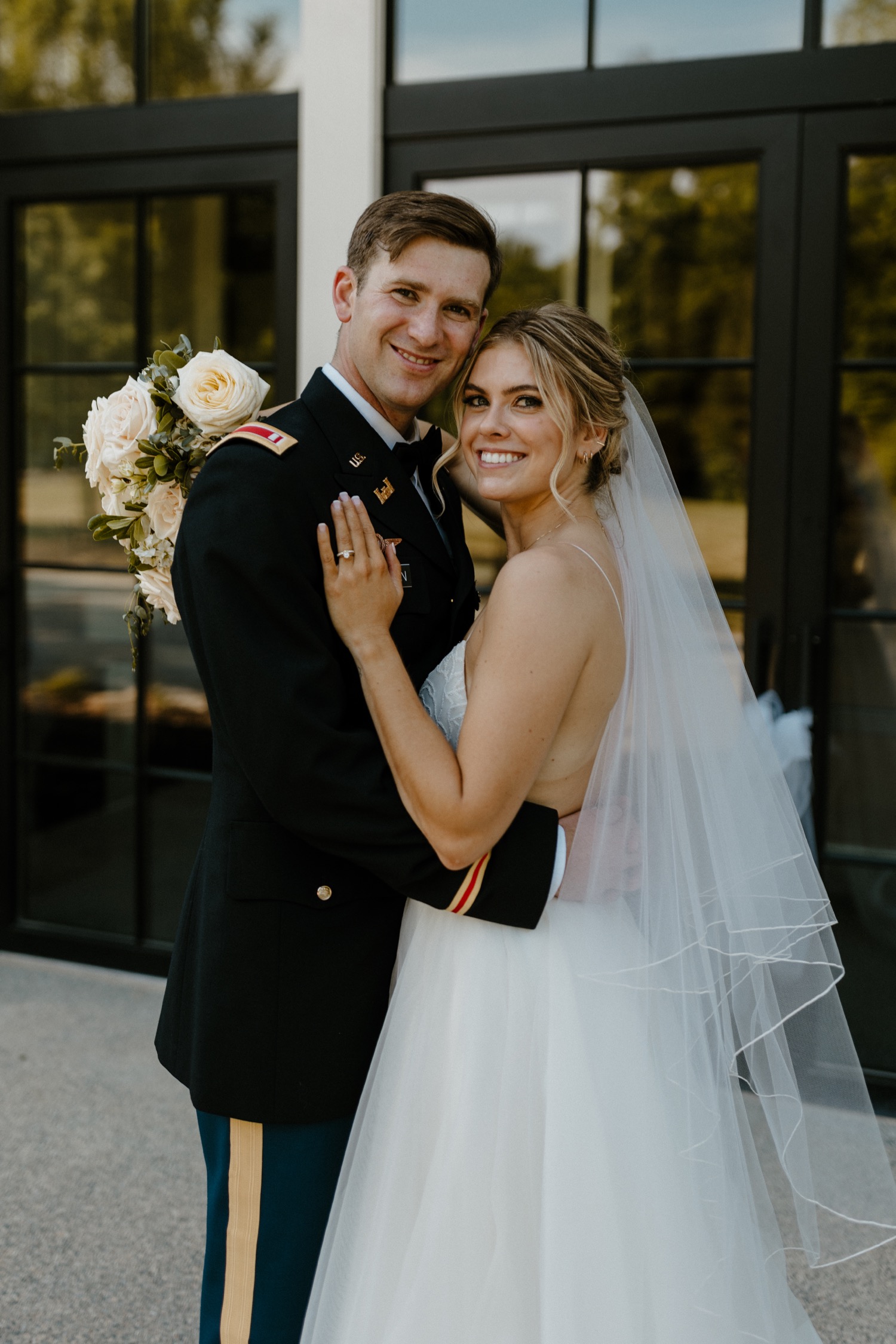 spring lodge wedding portraits