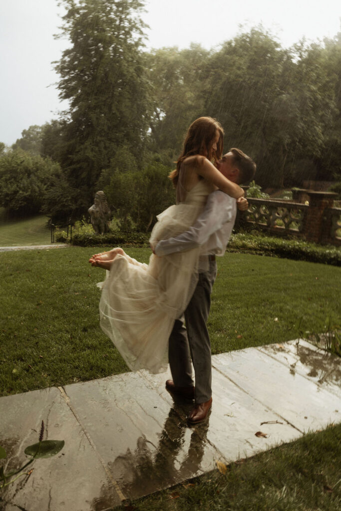 Engagement photos in the rain outside of the Virginia House in Richmond, Virginia
