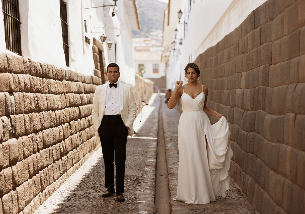 Bride and groom portraits in Peru